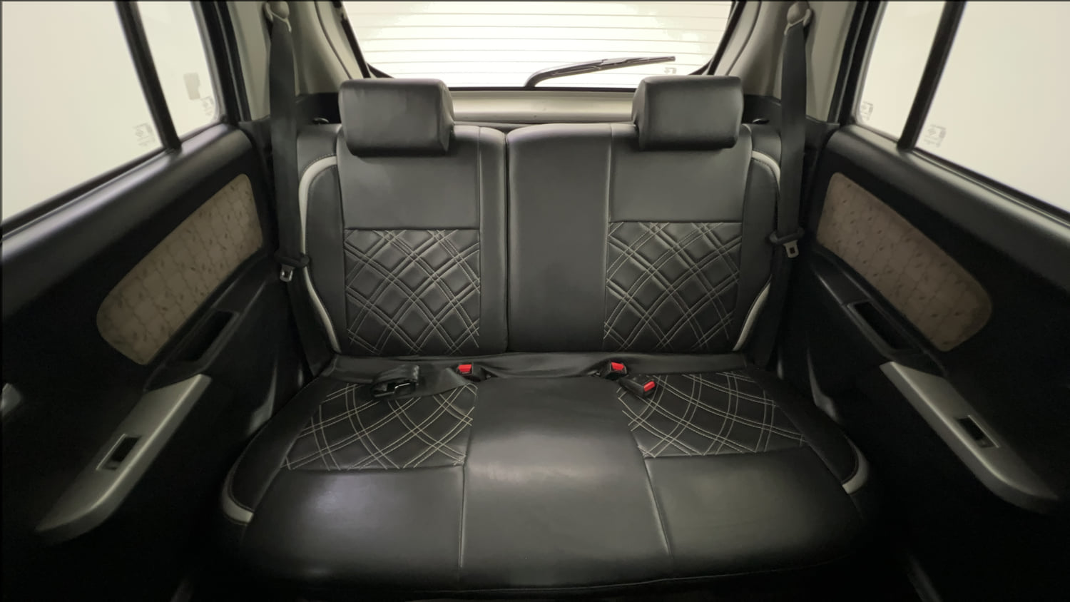 Used 2016 Maruti Suzuki Wagon R VXI Petrol Manual interior REAR SEAT CONDITION VIEW