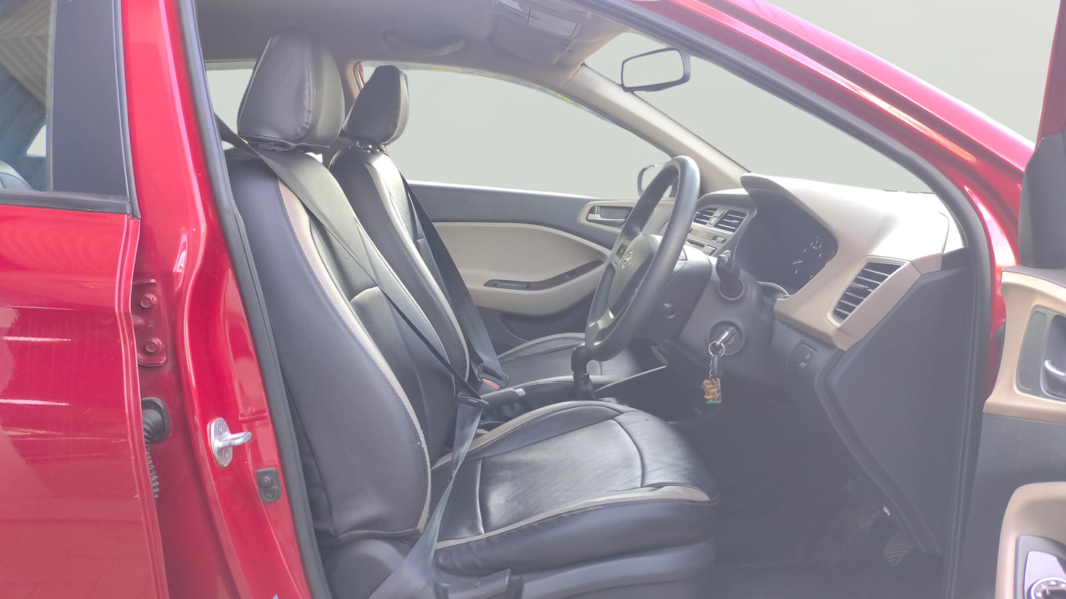 Used 2015 Hyundai Elite i20 Magna 1.2 Petrol Manual interior RIGHT SIDE FRONT DOOR CABIN VIEW