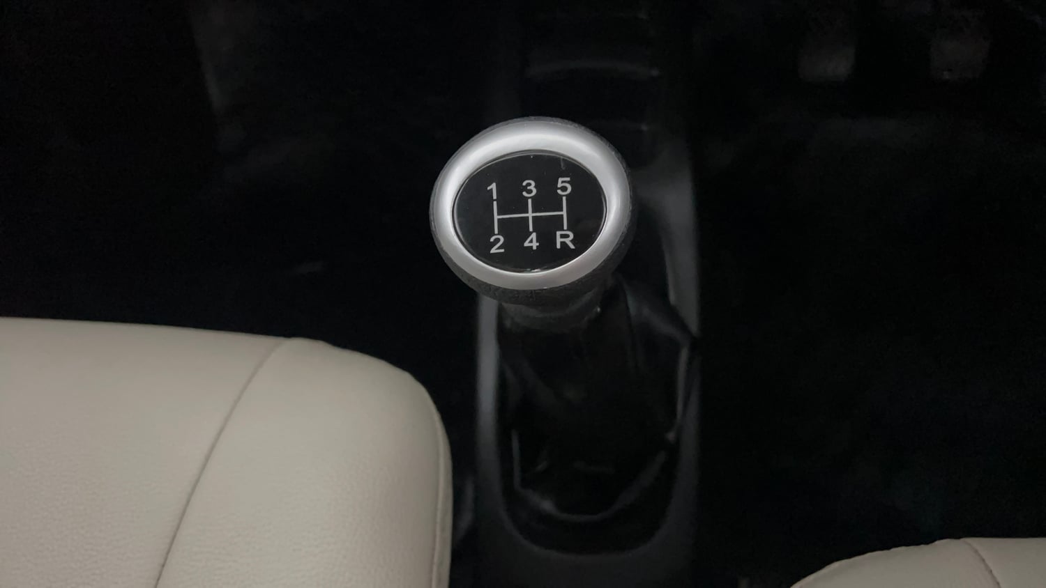Used 2017 Maruti Suzuki Wagon R VXI Petrol Manual interior GEAR  KNOB VIEW