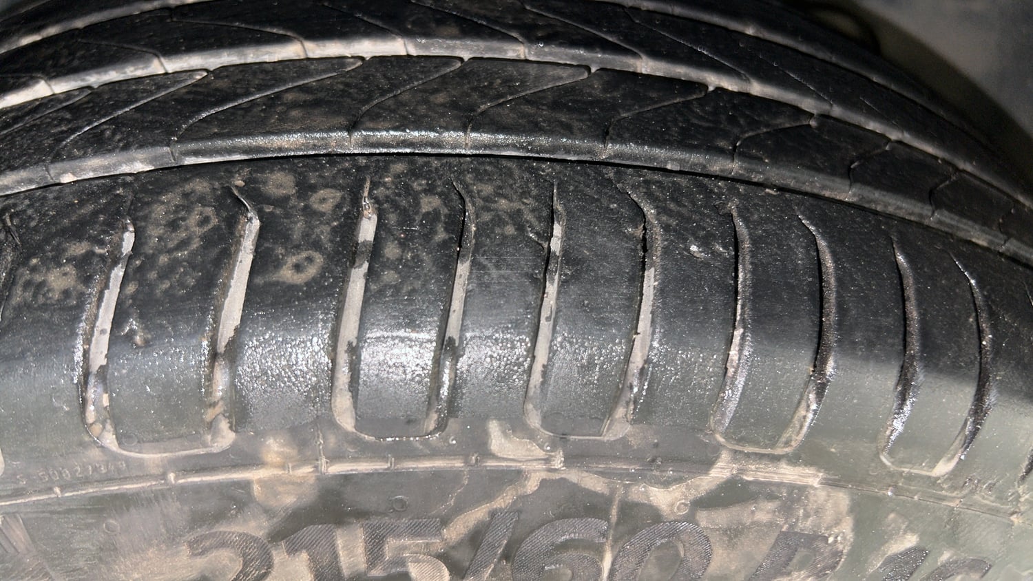 Used 2019 Tata Nexon XZA Plus Petrol Dual Tone Petrol Automatic tyres RIGHT FRONT TYRE TREAD VIEW