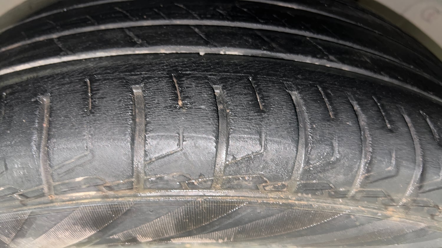 Used 2021 Hyundai Creta SX (O) 1.5 Diesel Automatic Diesel Automatic tyres LEFT REAR TYRE TREAD VIEW