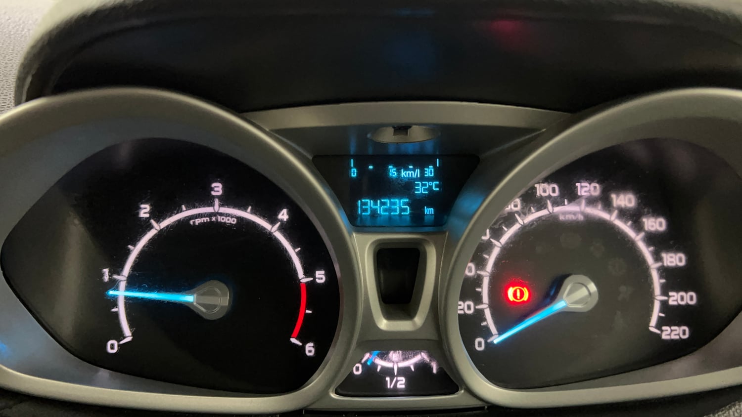 Used 2015 Ford EcoSport Titanium 1.5 TDCi (Opt) Diesel Manual interior CLUSTERMETER VIEW