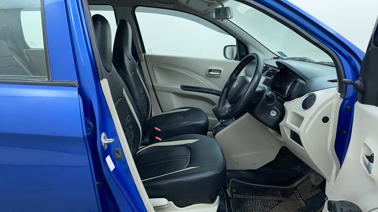 Used 2018 Maruti Suzuki Celerio VXi AMT Petrol Automatic interior RIGHT SIDE FRONT DOOR CABIN VIEW
