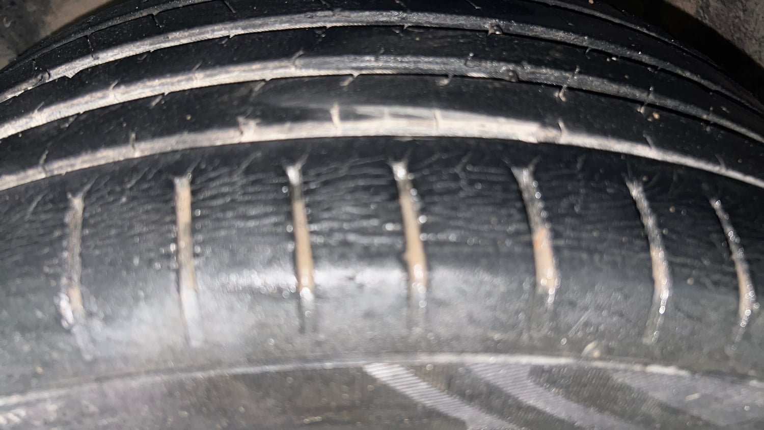Used 2017 Maruti Suzuki Baleno Zeta 1.2 Petrol Manual tyres LEFT FRONT TYRE TREAD VIEW