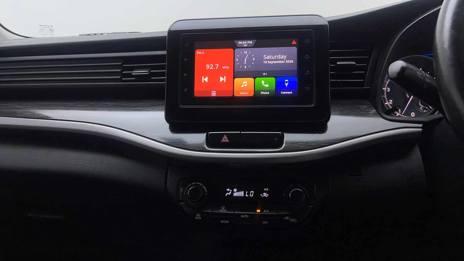 Used 2019 Maruti Suzuki XL6 Alpha MT Petrol Petrol Manual top_features Touch screen infotainment system