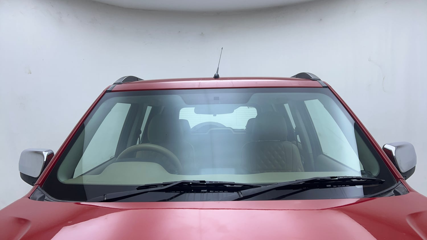 Used 2017 Mahindra TUV300 T8 mHAWK100 Diesel Manual exterior FRONT WINDSHIELD VIEW
