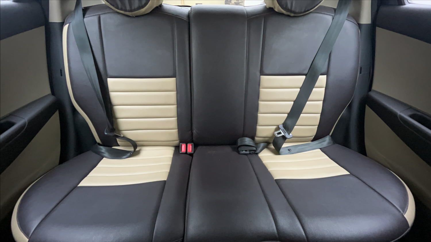 Used 2013 Hyundai i20 Sportz 1.2 Petrol Manual interior REAR SEAT CONDITION VIEW