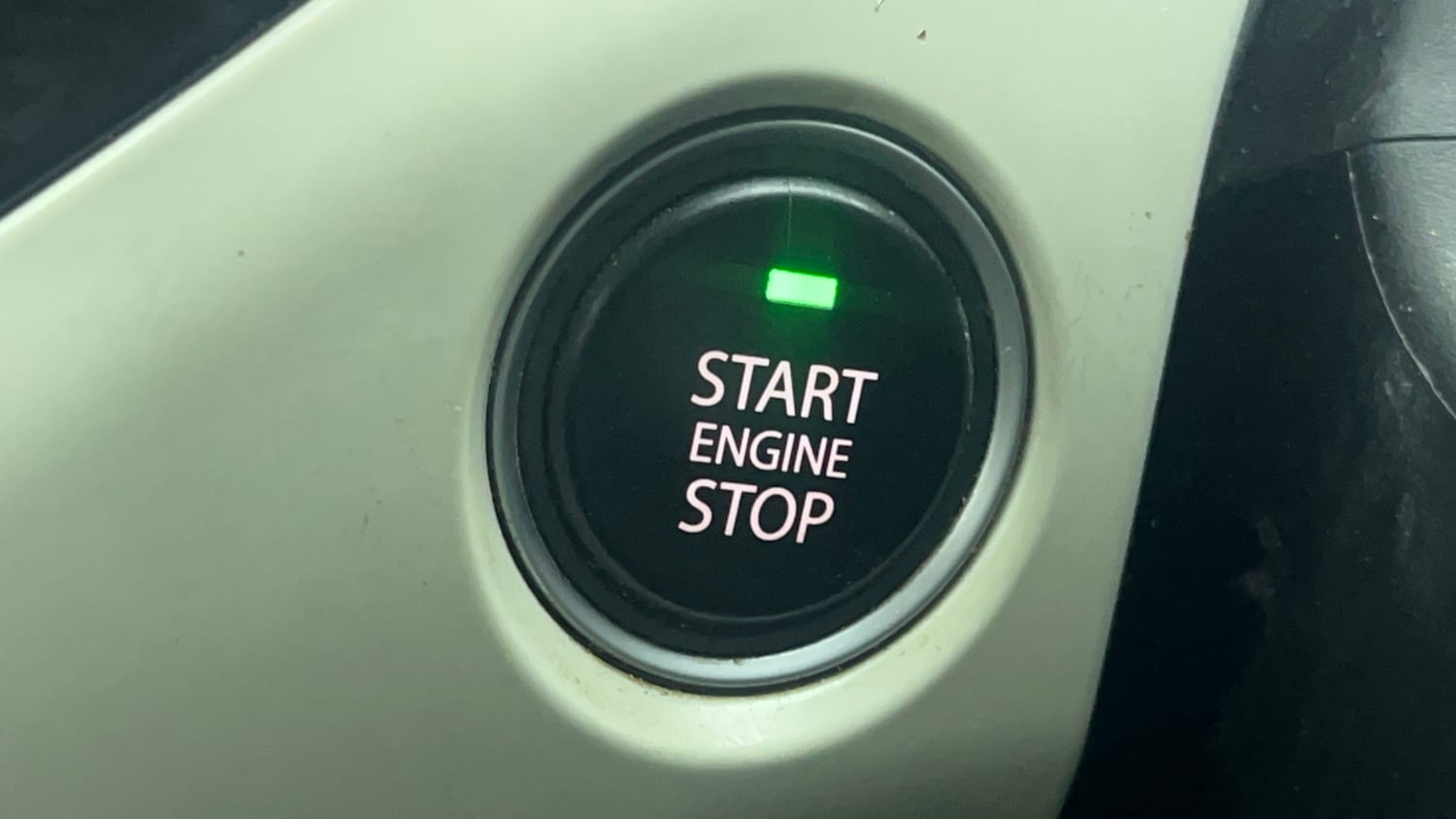 Used 2022 Tata Nexon XZA Plus (O) Petrol Automatic top_features Keyless start