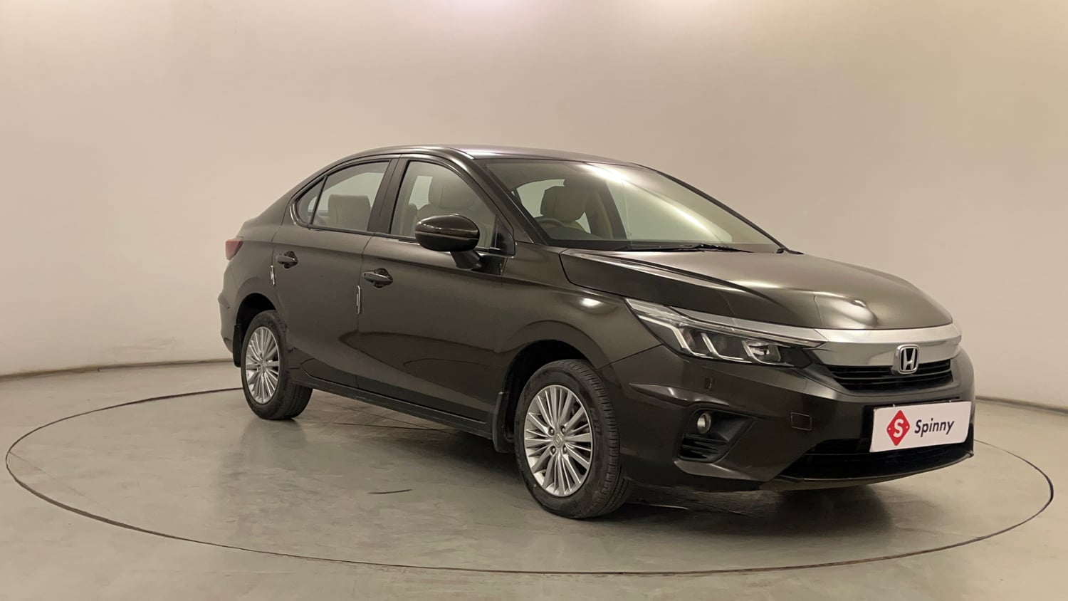 Used 2021 Honda City V CVT Petrol Petrol Automatic exterior RIGHT FRONT CORNER VIEW