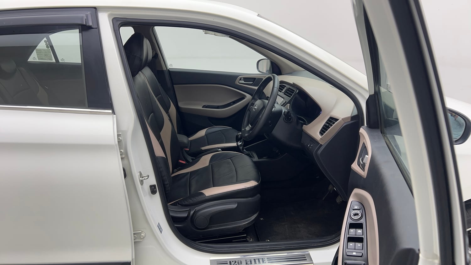 Used 2018 Hyundai Elite i20 Asta 1.2 (O) Petrol Manual interior RIGHT SIDE FRONT DOOR CABIN VIEW