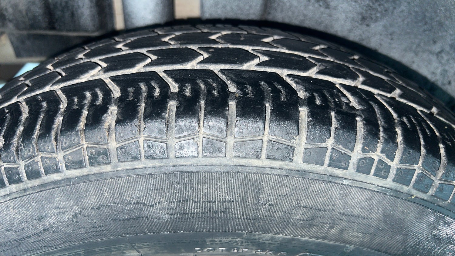 Used 2015 Maruti Suzuki Swift LXi Petrol Manual tyres RIGHT REAR TYRE TREAD VIEW