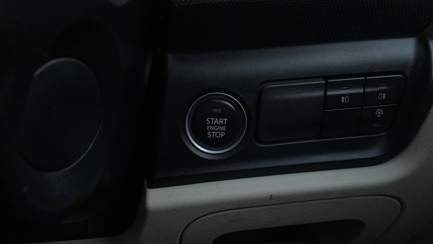 Used 2022 Tata Altroz XZ Plus Petrol Petrol Manual top_features Keyless start