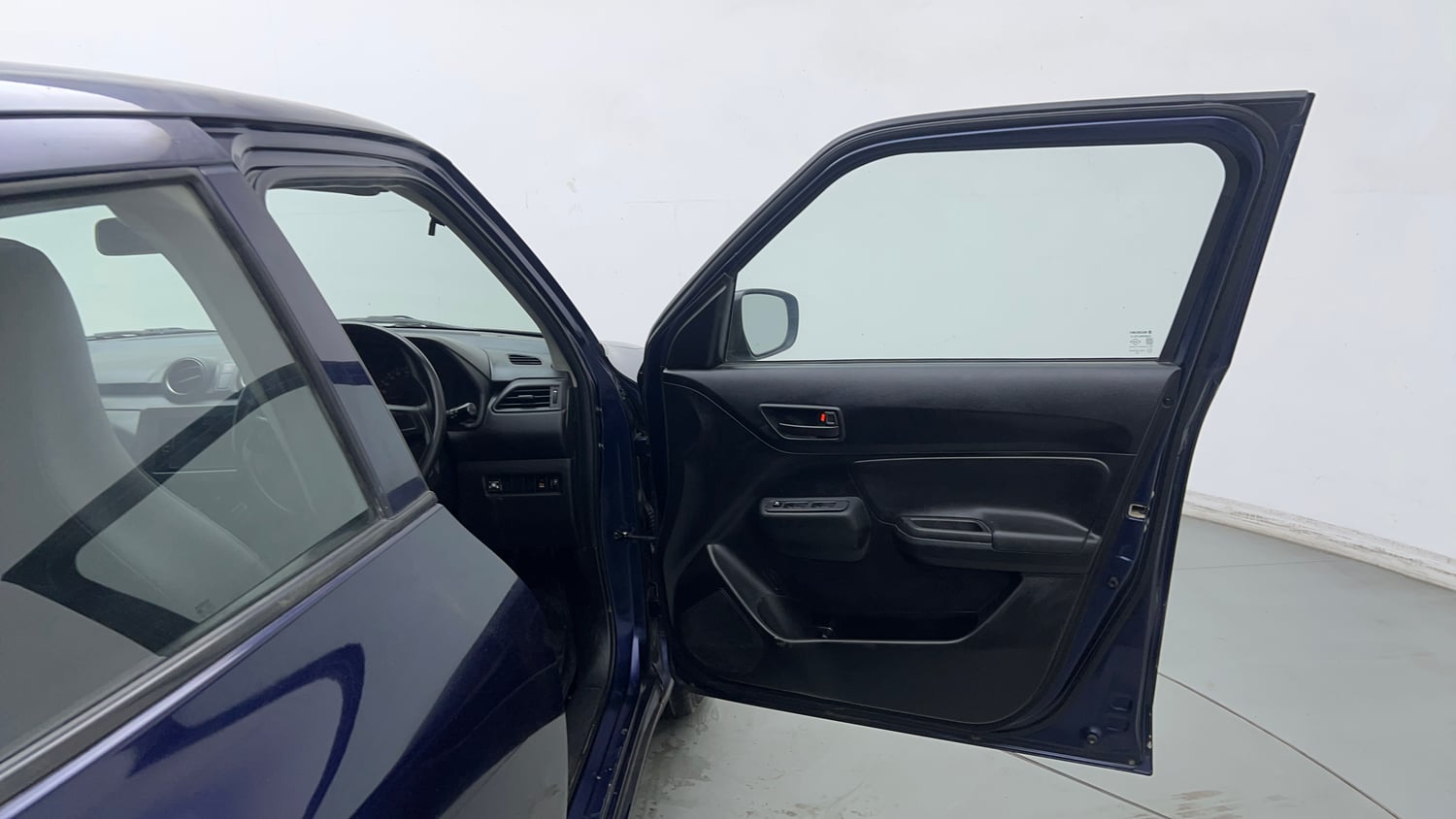 Used 2018 Maruti Suzuki Swift LXI CNG (Outside Fitted) Cng Manual interior RIGHT FRONT DOOR OPEN VIEW