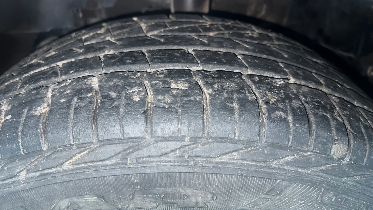 Used 2022 Tata Nexon XZA Plus (O) Petrol Automatic tyres LEFT FRONT TYRE TREAD VIEW