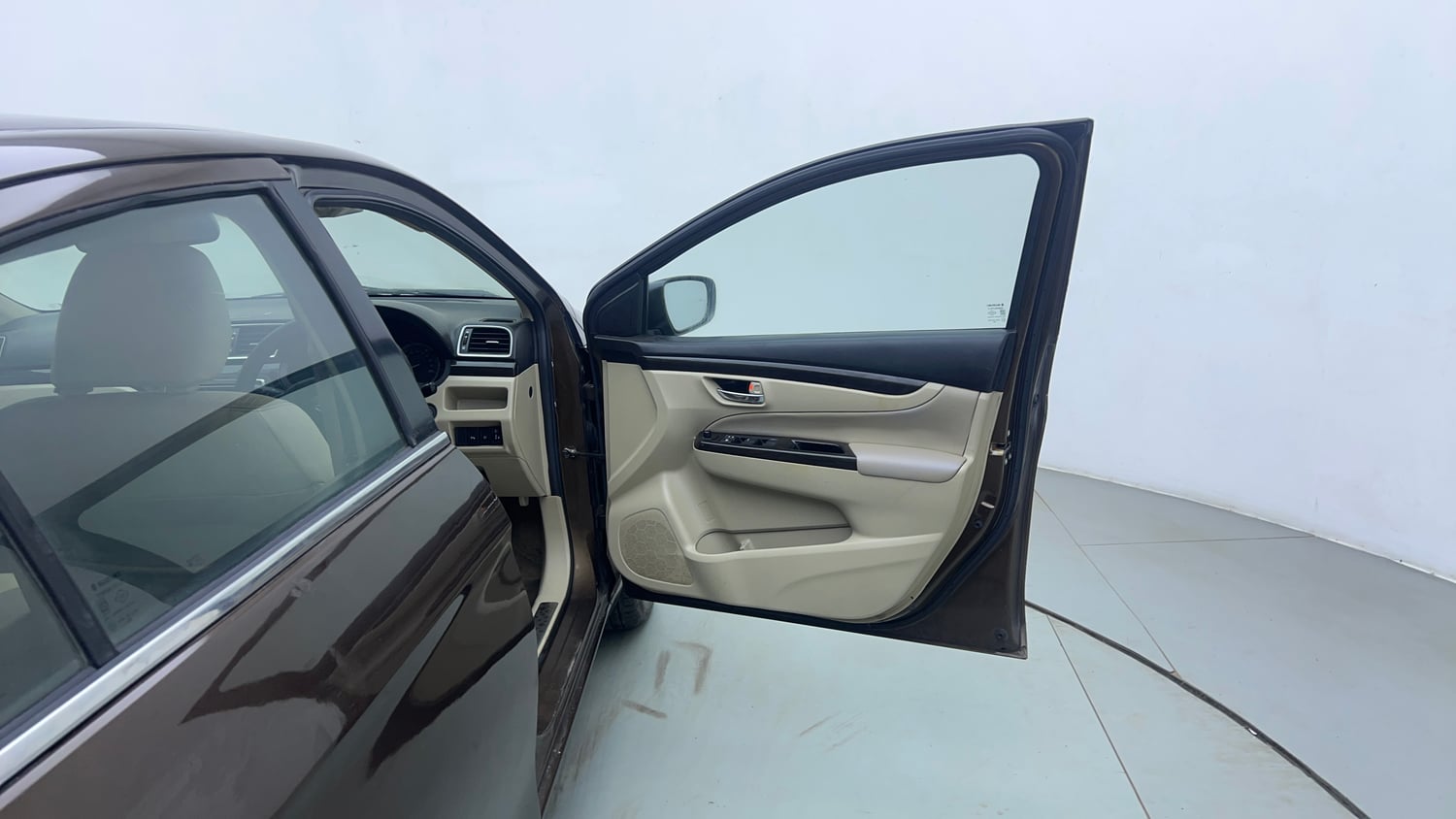 Used 2017 Maruti Suzuki Ciaz ZXi Petrol Manual interior RIGHT FRONT DOOR OPEN VIEW
