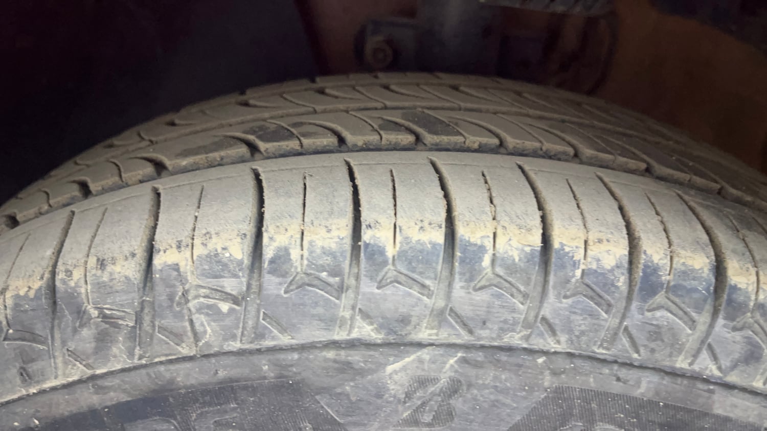 Used 2019 Volkswagen Polo Trendline 1.0L (P) Petrol Manual tyres LEFT FRONT TYRE TREAD VIEW
