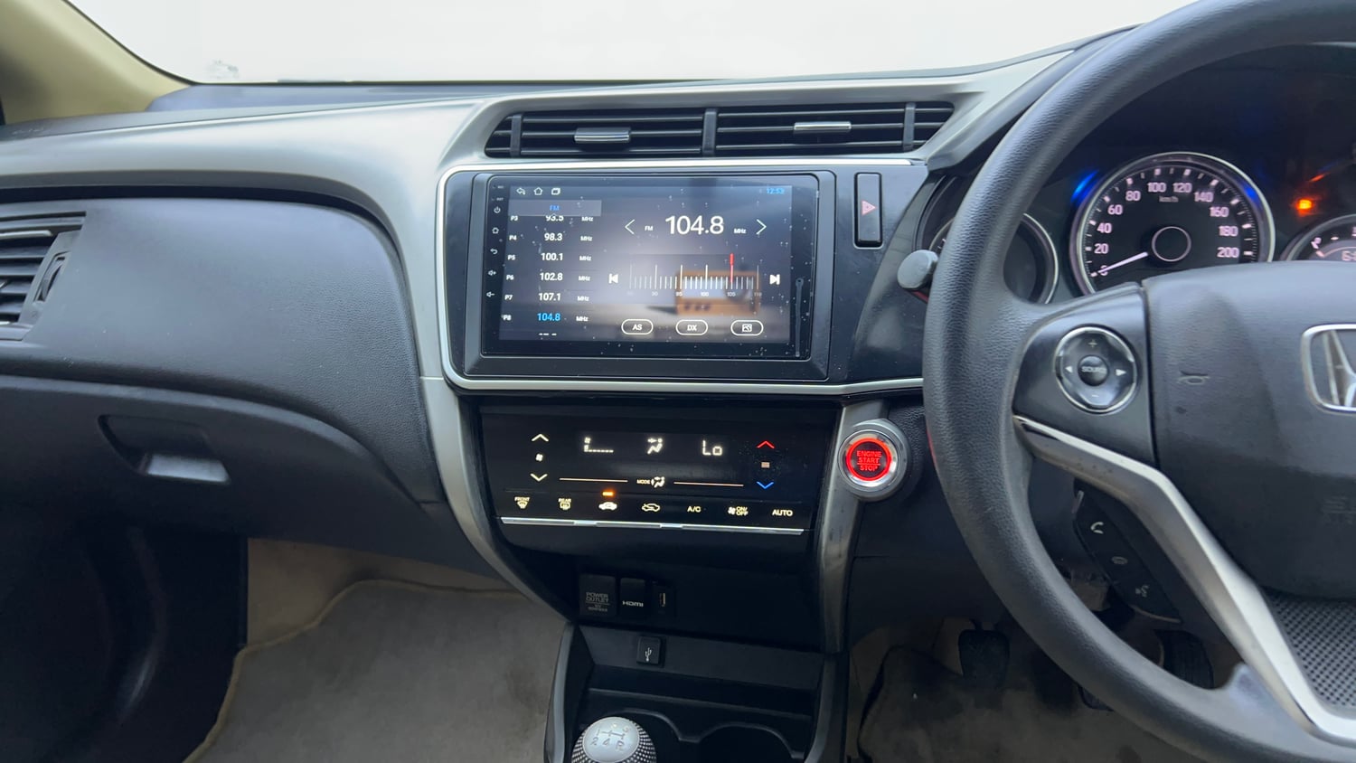 Used 2017 Honda City V Petrol Petrol Manual interior MUSIC SYSTEM & AC CONTROL VIEW