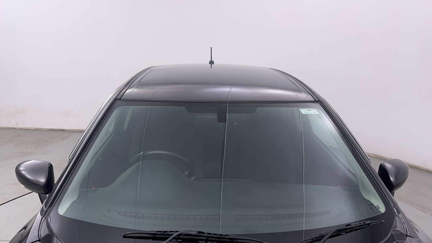 Used 2016 Maruti Suzuki Baleno Alpha 1.2 Petrol Manual exterior FRONT WINDSHIELD VIEW