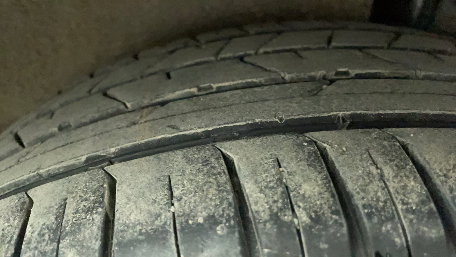 Used 2017 Ford EcoSport Titanium 1.5L TDCi Diesel Manual tyres LEFT REAR TYRE TREAD VIEW