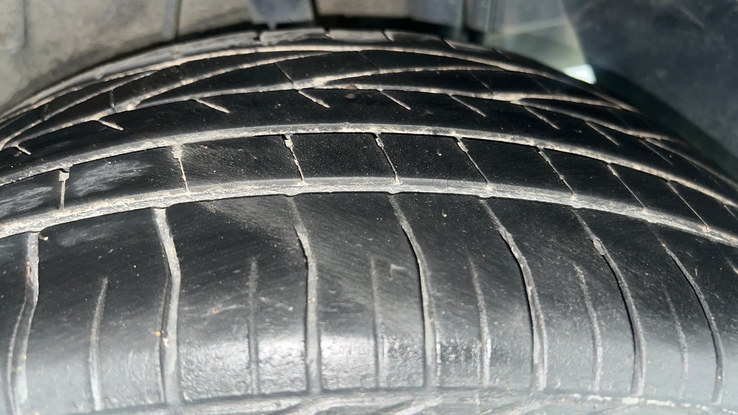 Used 2021 Tata Nexon XZ Plus Petrol Manual tyres LEFT REAR TYRE TREAD VIEW