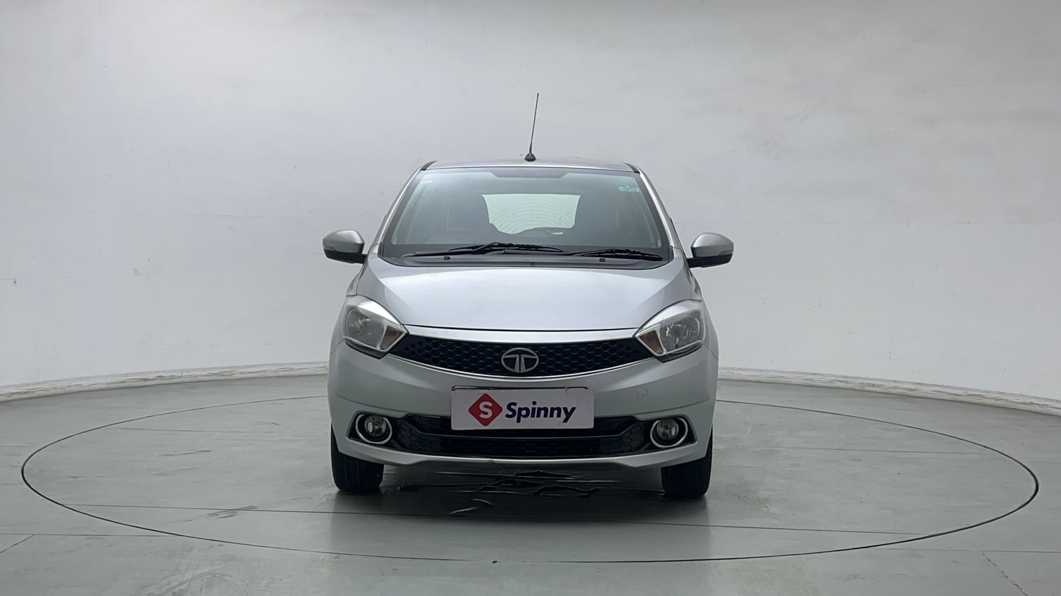Used 2019 Tata Tiago Revotron XZ w/o Alloy Petrol Manual exterior FRONT VIEW