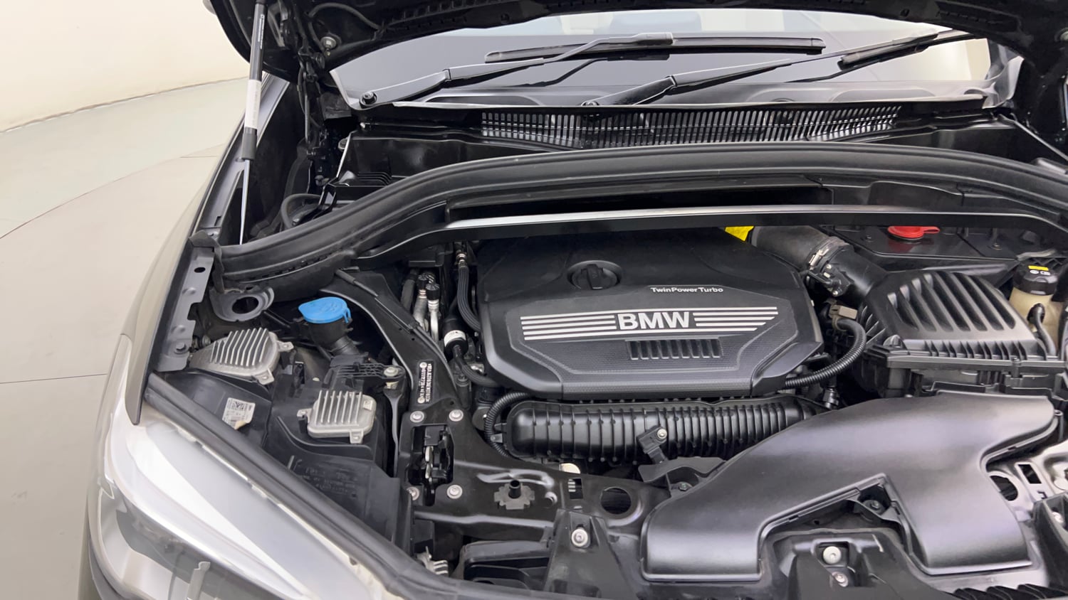 Used 2019 BMW X1 sDrive20i xLine Petrol Automatic engine ENGINE RIGHT SIDE HINGE & APRON VIEW