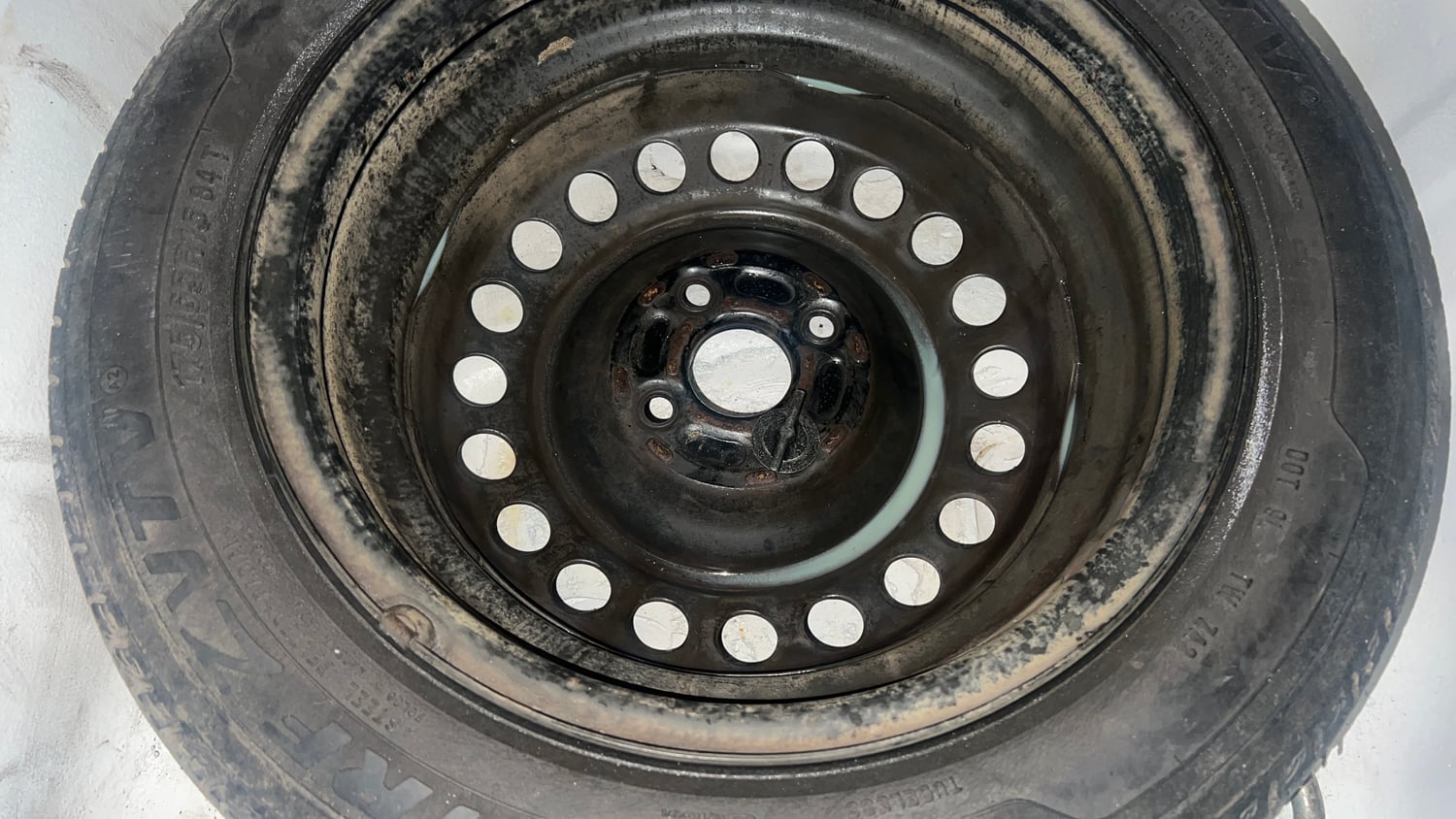Used 2016 Honda City SV CVT Petrol Automatic tyres SPARE TYRE VIEW