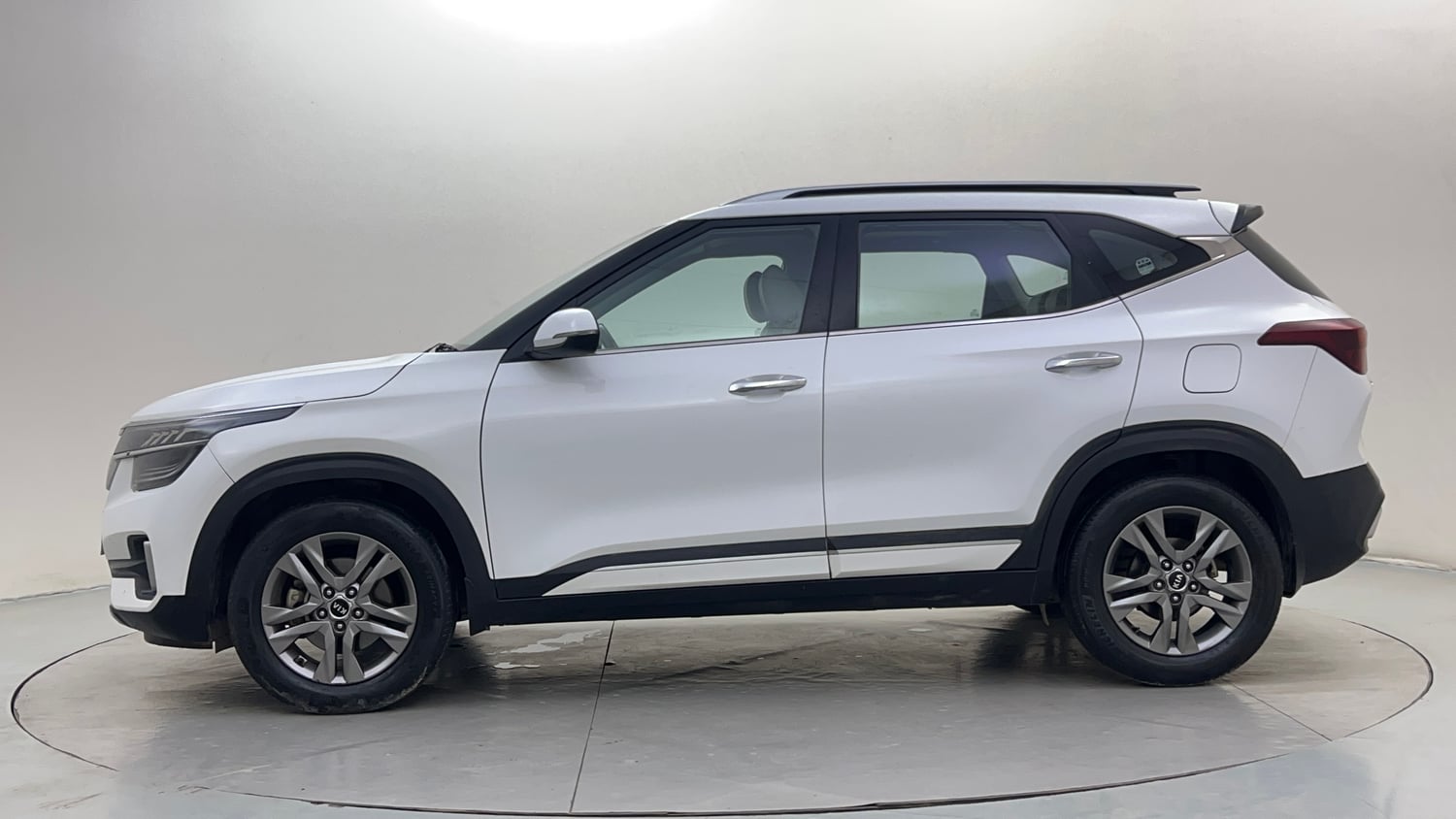 Used 2019 Kia Seltos HTX Plus AT 1.5 Diesel Diesel Automatic exterior LEFT SIDE VIEW