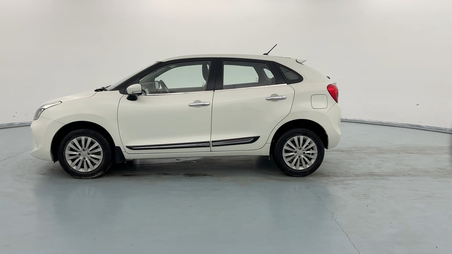 Used 2020 Maruti Suzuki Baleno Delta Petrol Manual exterior LEFT SIDE VIEW