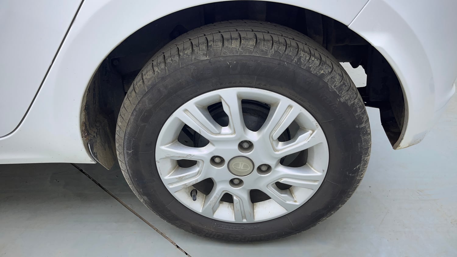 Used 2018 Tata Tiago Revotron XZ Petrol Manual tyres LEFT REAR TYRE RIM VIEW