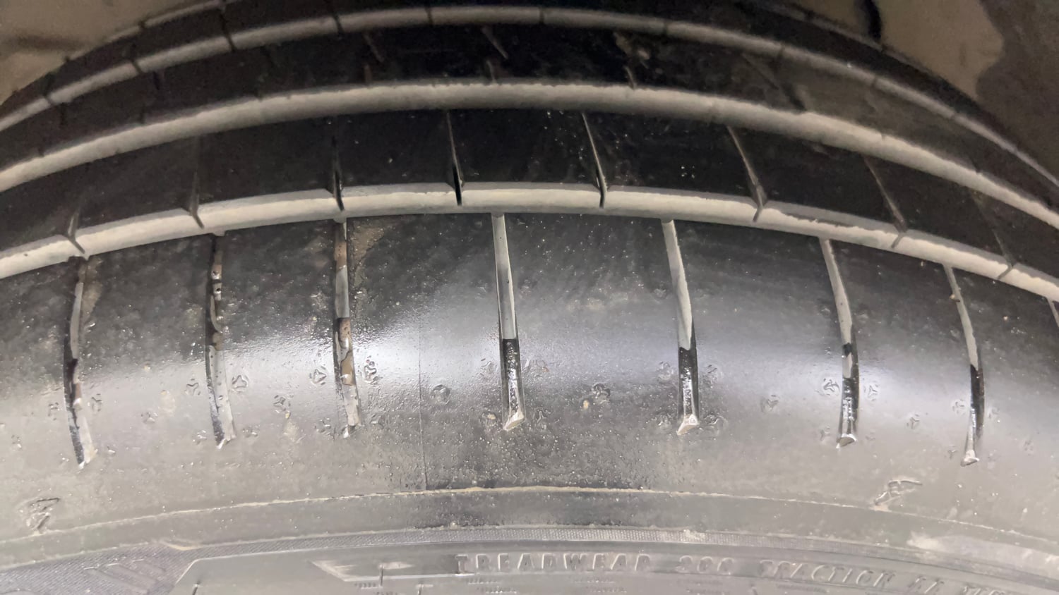 Used 2019 BMW X1 sDrive20i xLine Petrol Automatic tyres LEFT FRONT TYRE TREAD VIEW