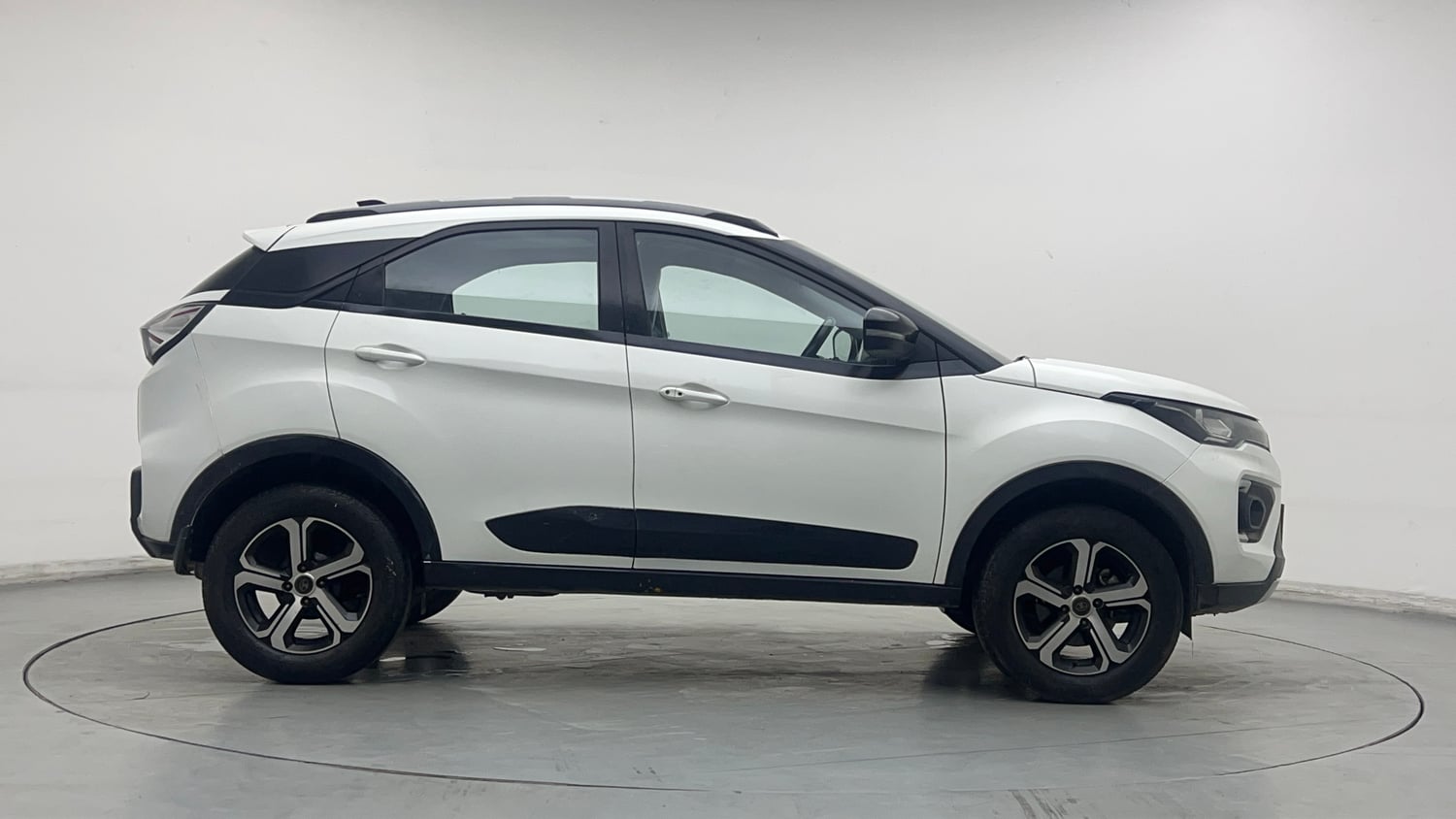 Used 2022 Tata Nexon XZA Plus (O) Petrol Automatic exterior RIGHT SIDE VIEW