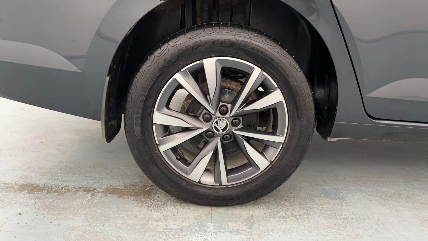 Used 2022 Skoda Slavia Style 1.5L TSI MT Petrol Manual tyres RIGHT REAR TYRE RIM VIEW