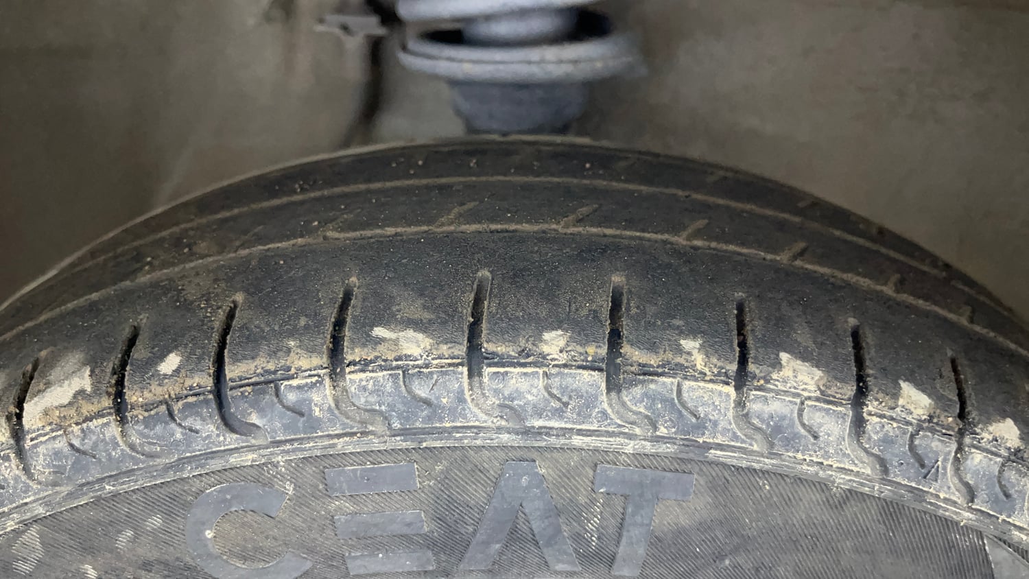 Used 2015 Maruti Suzuki Alto 800 Lxi Petrol Manual tyres RIGHT FRONT TYRE TREAD VIEW