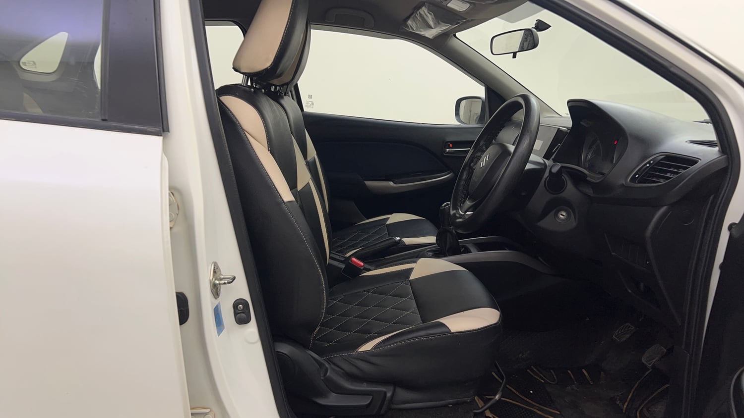 Used 2021 Maruti Suzuki Baleno Delta Petrol Manual interior RIGHT SIDE FRONT DOOR CABIN VIEW