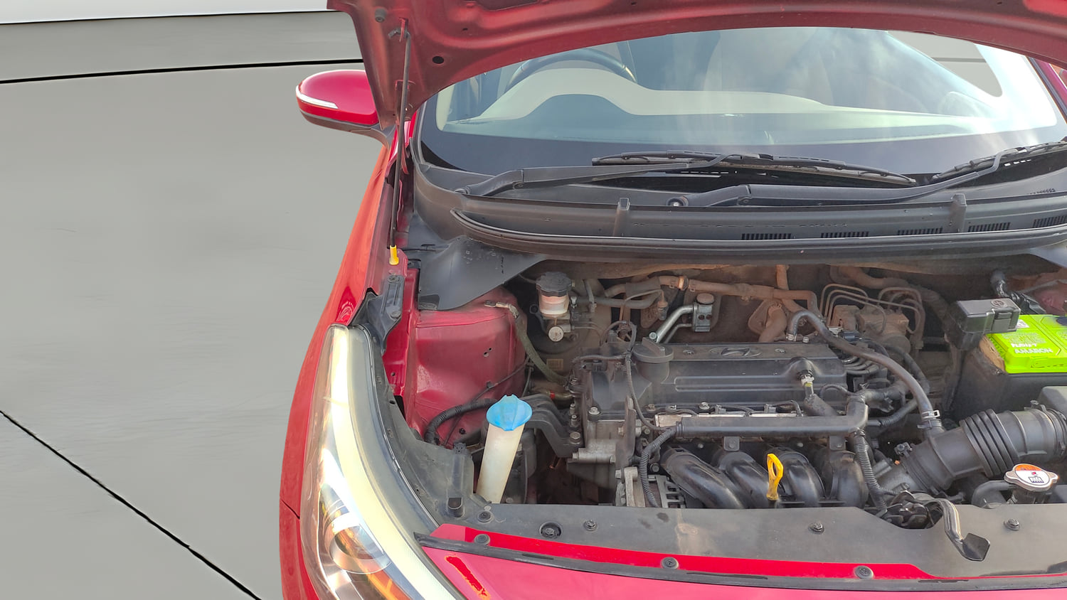 Used 2017 Hyundai Elite i20 Asta 1.2 (O) Petrol Manual engine ENGINE RIGHT SIDE HINGE & APRON VIEW