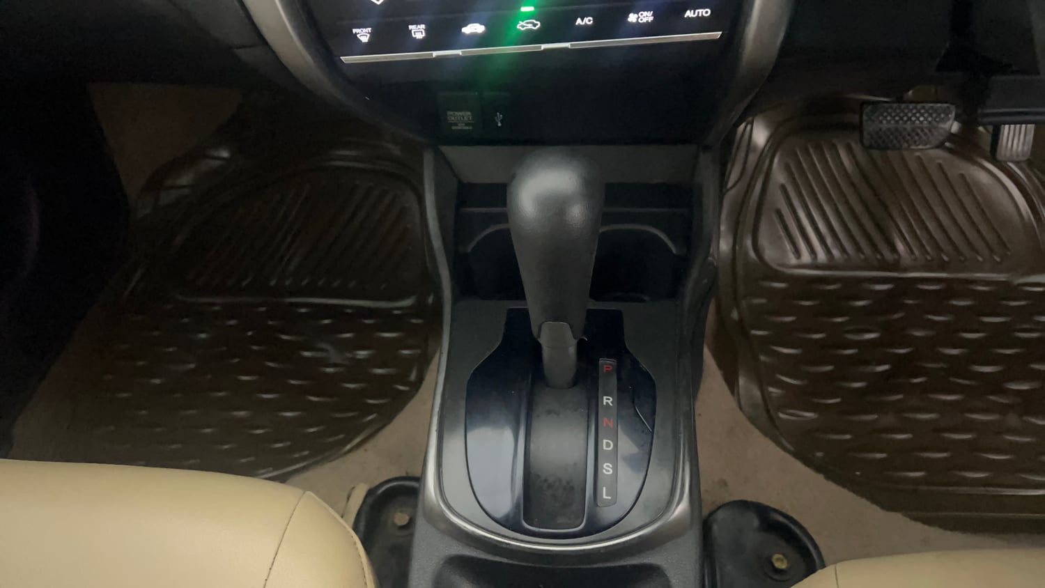 Used 2016 Honda City SV CVT Petrol Automatic interior GEAR  KNOB VIEW