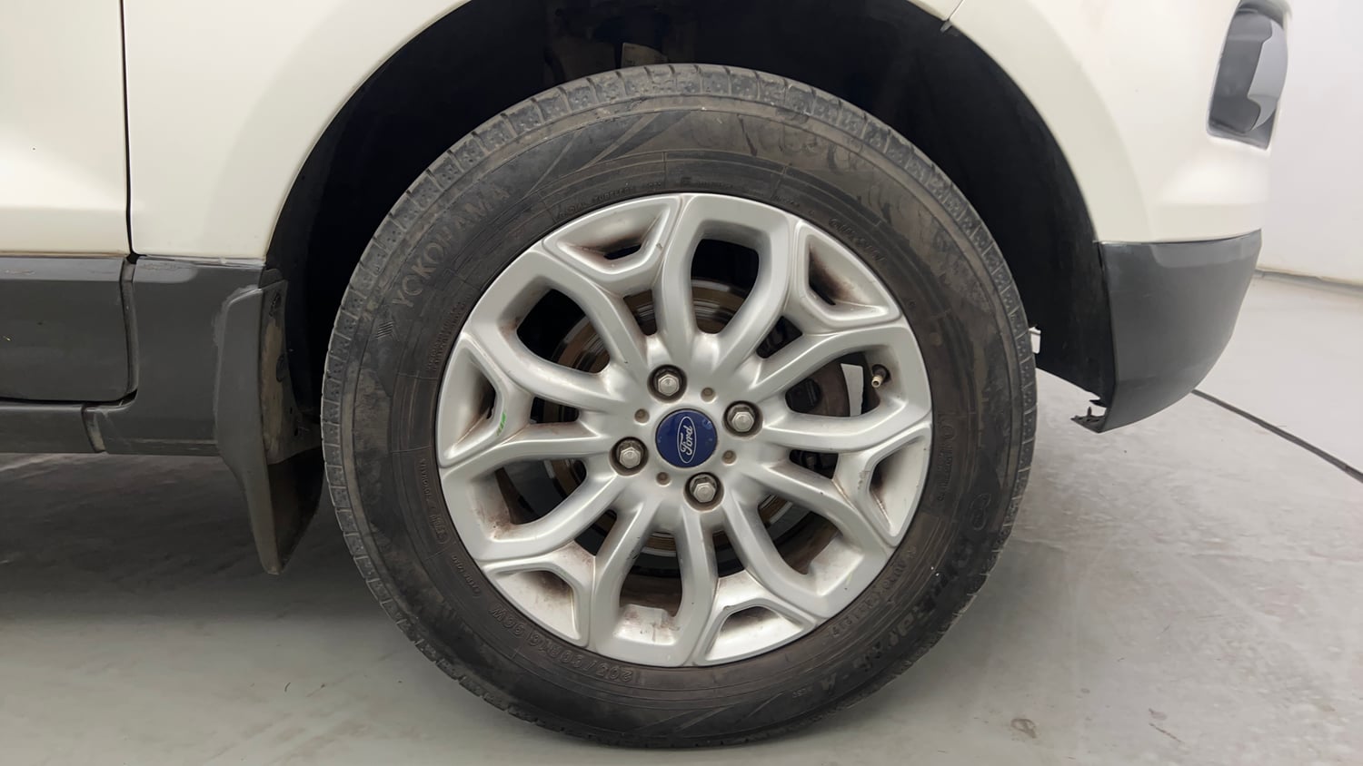 Used 2015 Ford EcoSport Titanium 1.5 TDCi (Opt) Diesel Manual tyres RIGHT FRONT TYRE RIM VIEW
