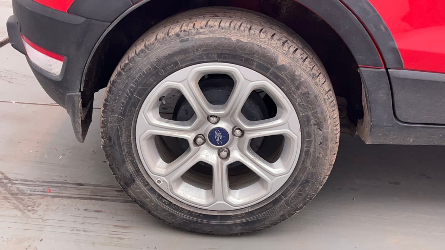 Used 2021 Ford EcoSport Titanium Plus 1.5L Ti-VCT AT Petrol Automatic tyres RIGHT REAR TYRE RIM VIEW