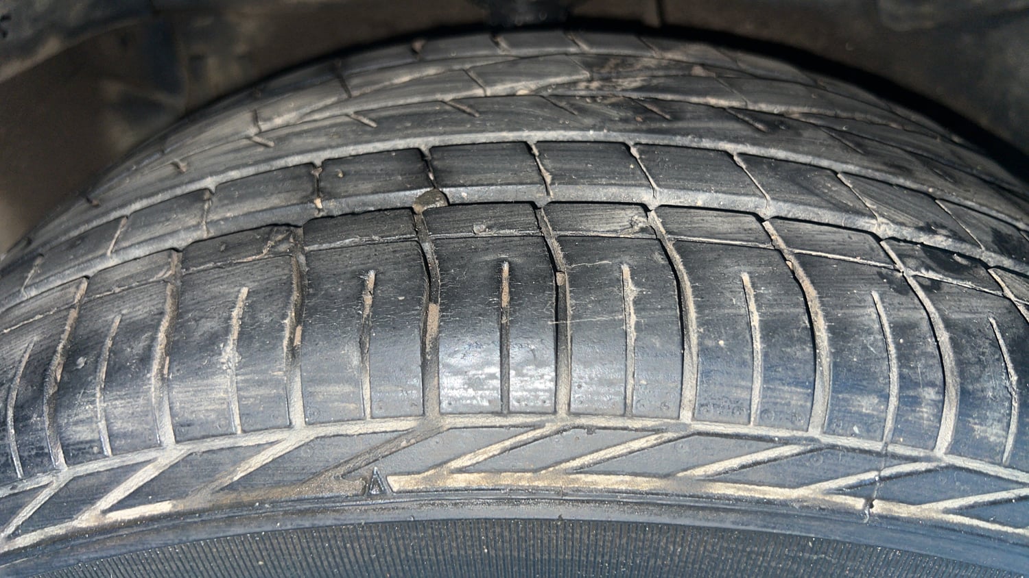 Used 2020 Tata Nexon XZA Plus (S) Petrol Automatic tyres RIGHT REAR TYRE TREAD VIEW