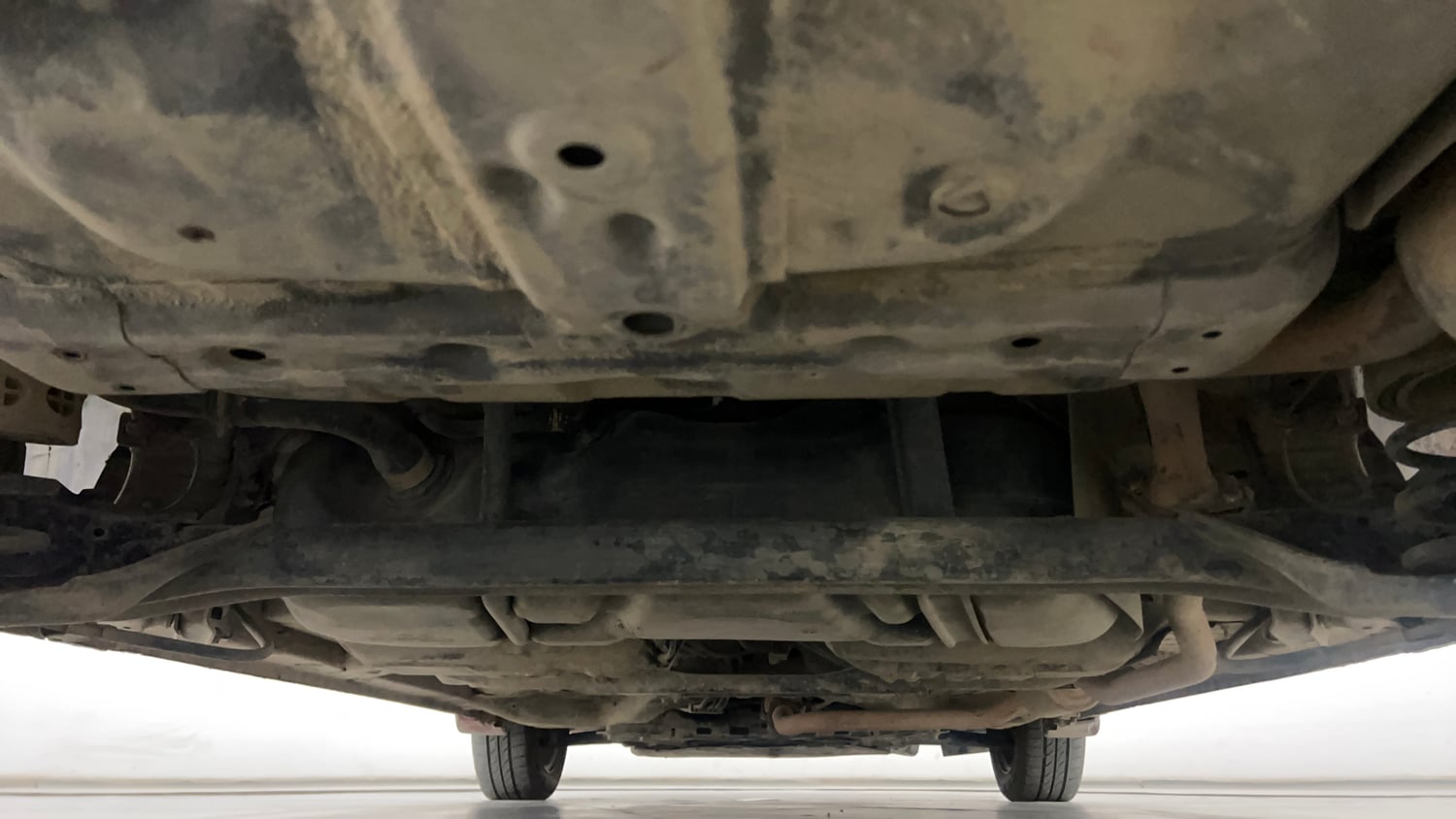 Used 2014 Honda City SV Petrol Manual extra REAR UNDERBODY VIEW (TAKEN FROM REAR)