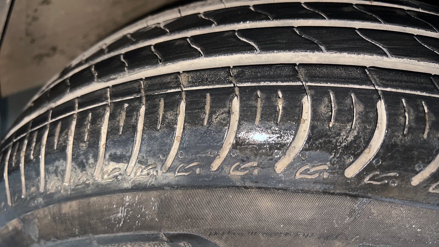 Used 2018 Maruti Suzuki Swift LXI CNG (Outside Fitted) Cng Manual tyres RIGHT FRONT TYRE TREAD VIEW