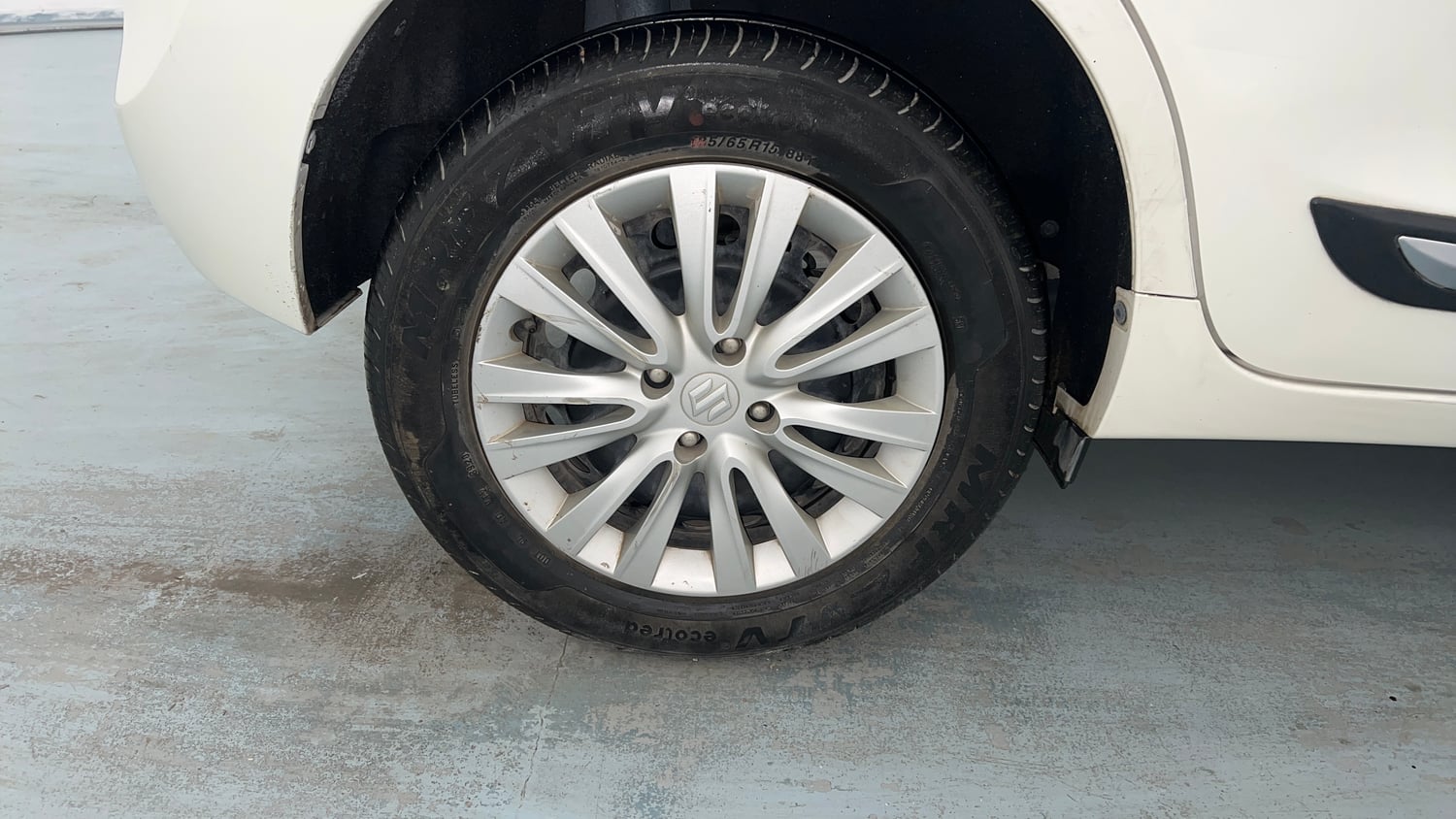 Used 2020 Maruti Suzuki Baleno Delta Petrol Manual tyres RIGHT REAR TYRE RIM VIEW