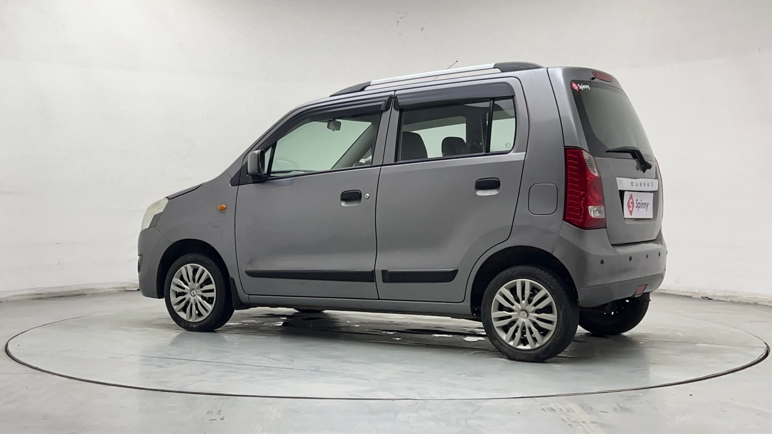 Used 2014 Maruti Suzuki Wagon R VXI Petrol Manual exterior LEFT REAR CORNER VIEW