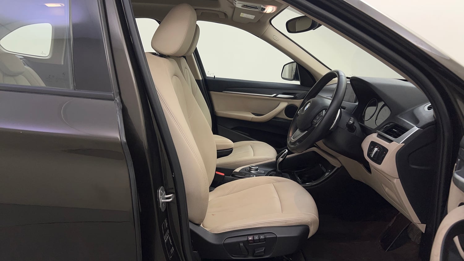 Used 2019 BMW X1 sDrive20i xLine Petrol Automatic interior RIGHT SIDE FRONT DOOR CABIN VIEW