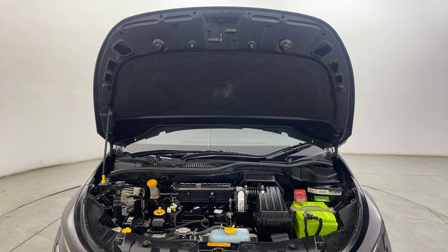 Used 2023 Tata Altroz XZA Plus (S) Dark Edition Petrol Automatic engine ENGINE & BONNET OPEN FRONT VIEW