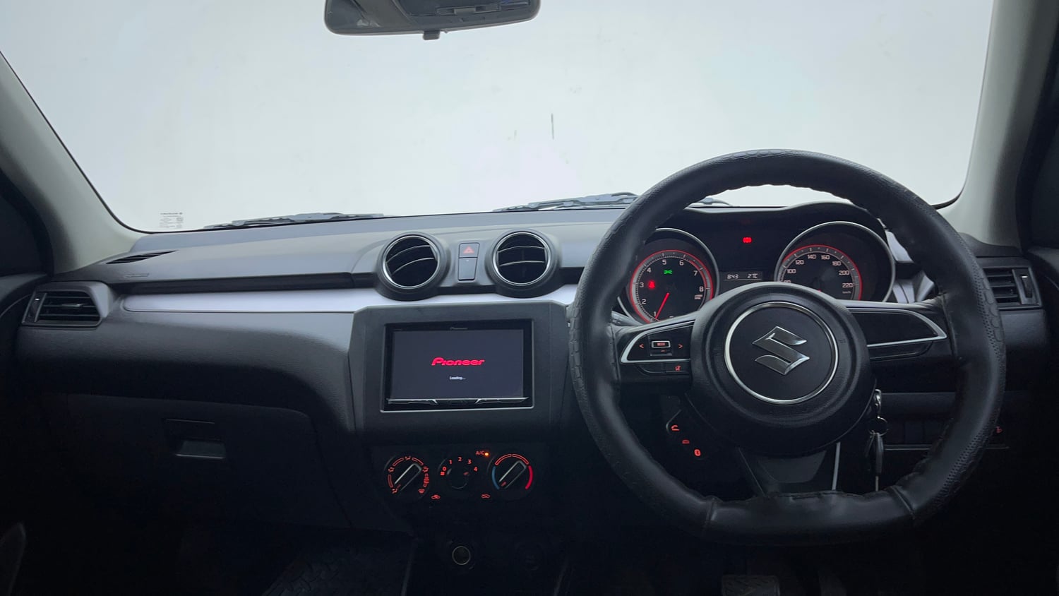 Used 2022 Maruti Suzuki Swift VXi AMT Petrol Automatic interior DASHBOARD VIEW