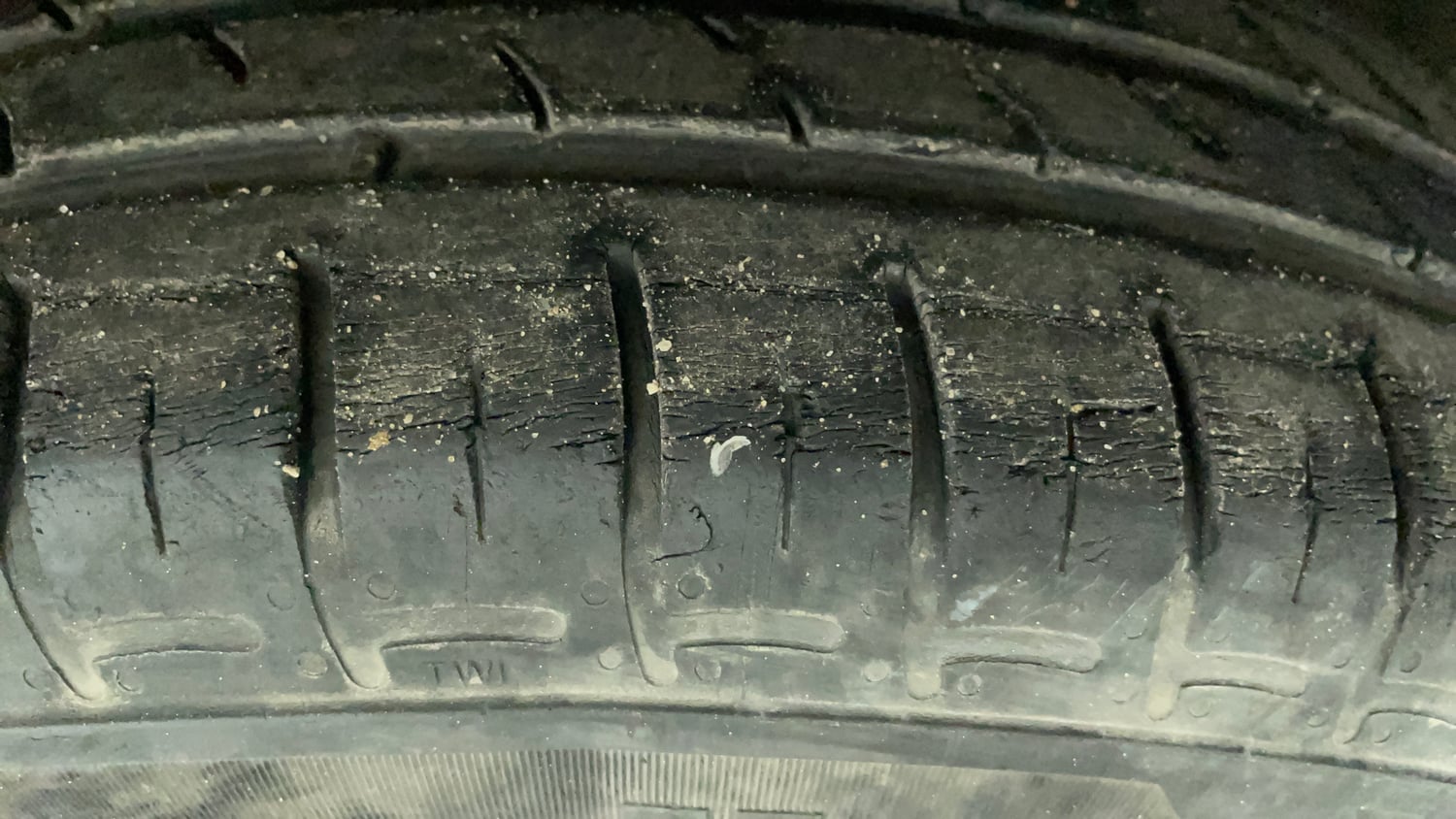 Used 2021 Hyundai Grand i10 Nios Sportz AMT 1.2 Kappa VTVT Petrol Automatic tyres LEFT FRONT TYRE TREAD VIEW