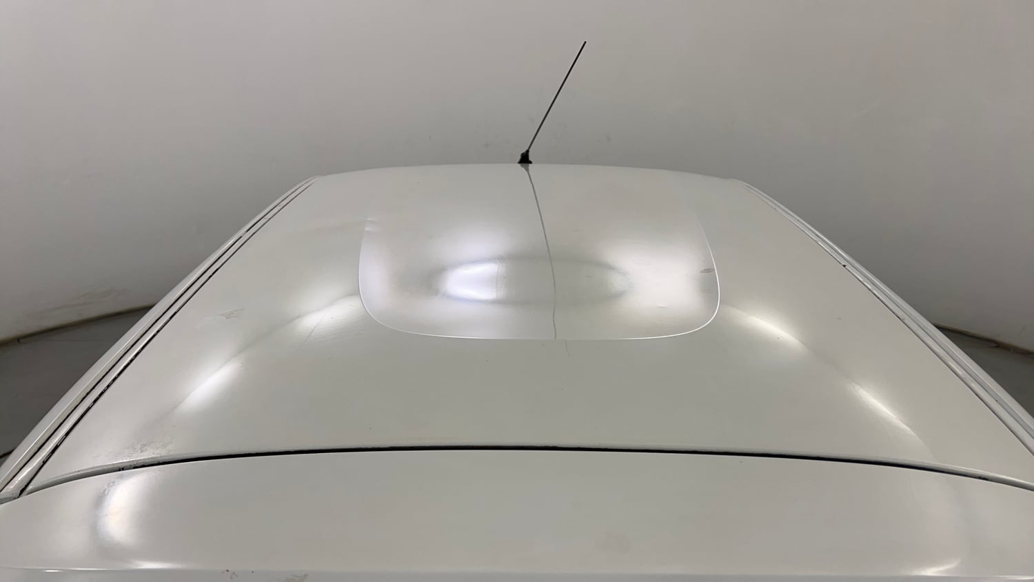 Used 2015 Renault Kwid RXT Petrol Manual exterior EXTERIOR ROOF VIEW