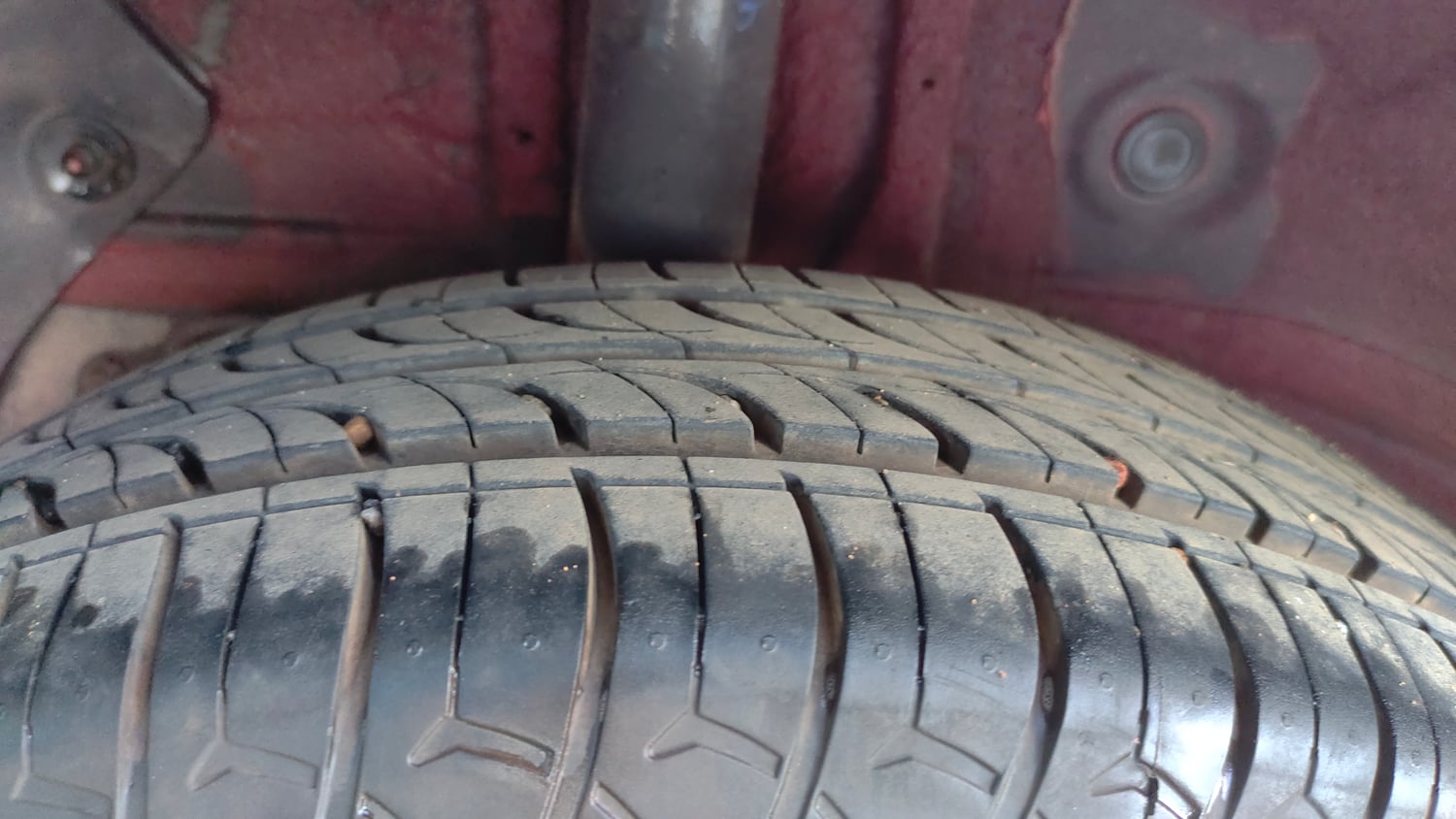 Used 2015 Hyundai Elite i20 Magna 1.2 Petrol Manual tyres RIGHT REAR TYRE TREAD VIEW